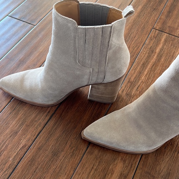 Marc fisher boots only worn once. - Picture 2 of 3